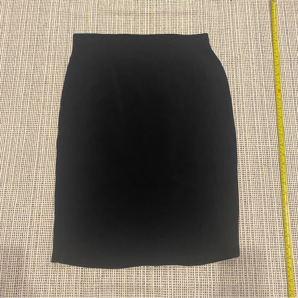 EMANUEL Unsaro Black lined skirt Size 12